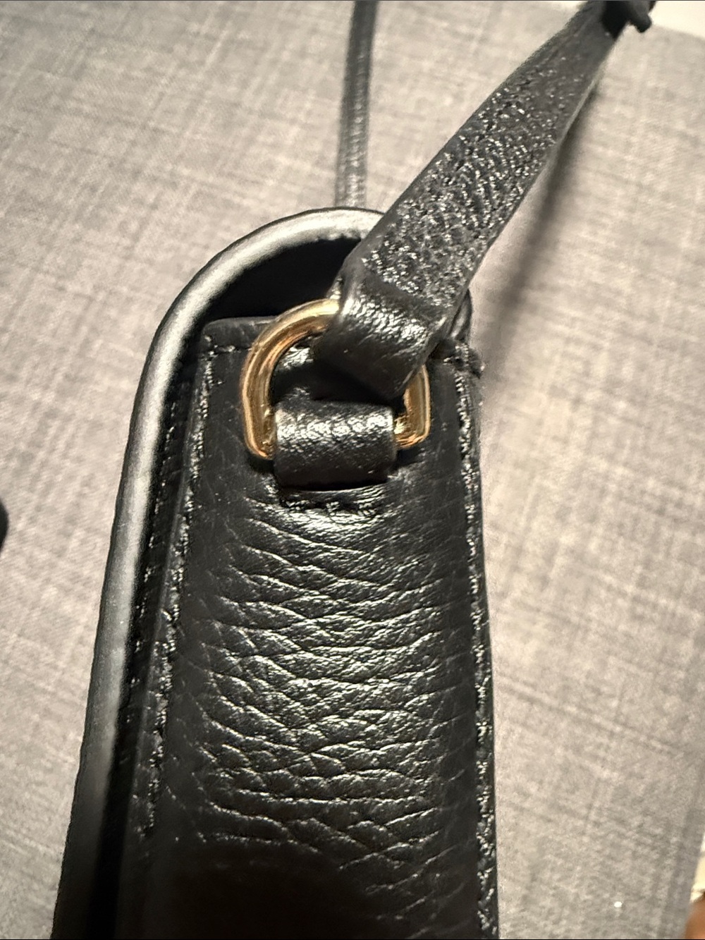 Marc Jacobs Black Pebbled Leather Crossbody with Gold Logo - Picture 7 of 9